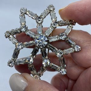 CHRISTMAS SNOWFLAKE RHINESTONE BROOCH